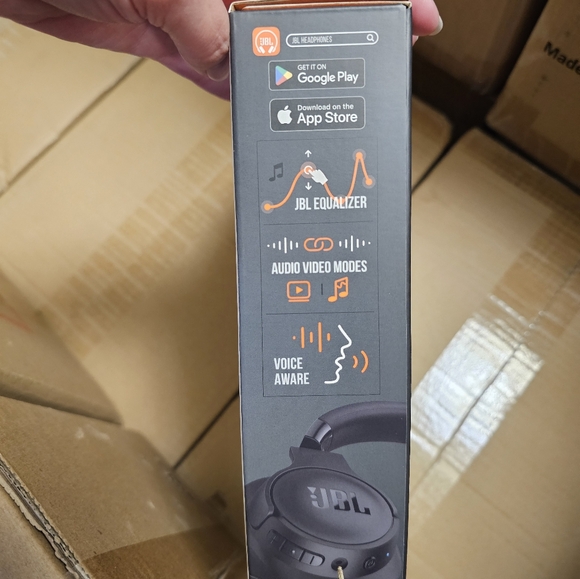 JBL Tune 720 bt pure brass wireless hand free calls bluetooth ear headph… - Picture 6 of 10